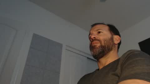 Snapshot of edge_masters chatting on February 2, 2025, 1:02 am EdgeM online show from February 2, 2025, 1:02 am