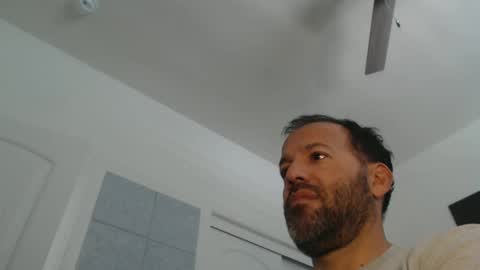 Snapshot of edge_masters chatting on February 24, 2025, 7:52 pm EdgeM online show from February 24, 2025, 7:52 pm