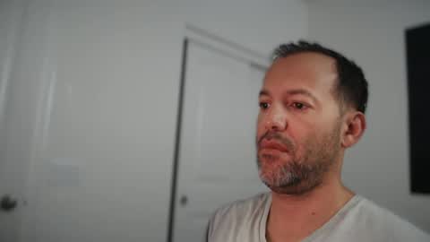 Snapshot of edge_masters chatting on October 2, 2025, 2:35 pm EdgeM online show from October 2, 2025, 2:35 pm