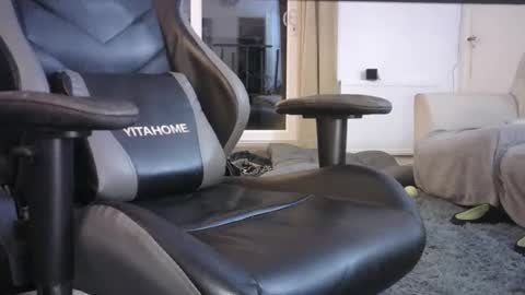 Snapshot of edged_biker chatting on December 24, 2024, 6:28 pm edged biker online show from December 24, 2024, 6:28 pm