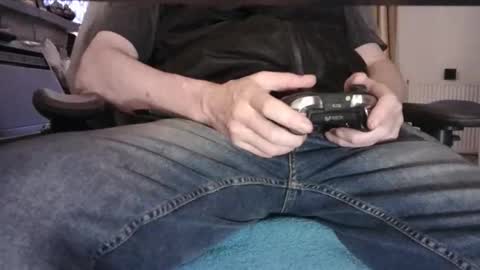 edged biker online show from December 17, 2025, 3:07 pm