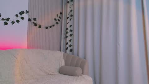 Lisa  online show from February 25, 2025, 3:42 am