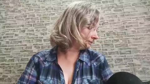 edithmanning online show from October 25, 2025, 7:16 am