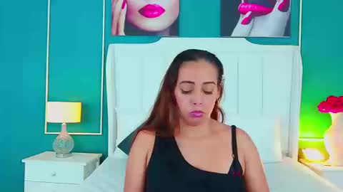 EDNA COPPER online show from September 12, 2025, 1:17 am