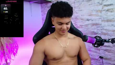 Snapshot of edward__clarck chatting on February 25, 2025, 2:58 am EDWARD CLARCK online show from February 25, 2025, 2:58 am