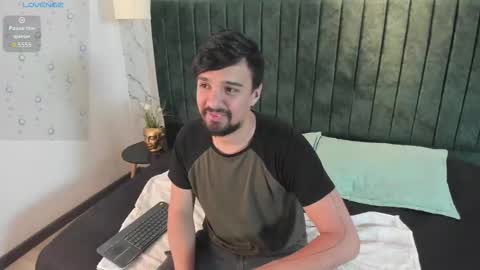 Eduardo online show from February 1, 2026, 3:38 am