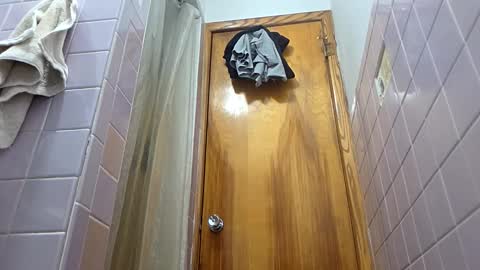 edwardaims_2please online show from November 12, 2025, 5:24 pm