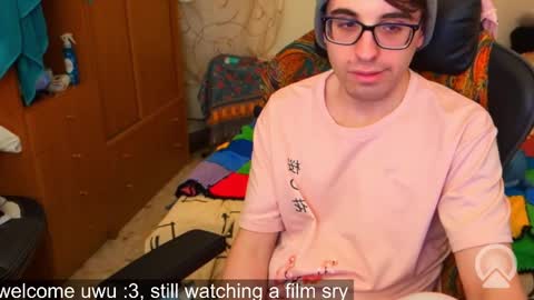 Snapshot of edwarh_01 chatting on February 27, 2026, 10:21 pm Alex online show from February 27, 2026, 10:21 pm