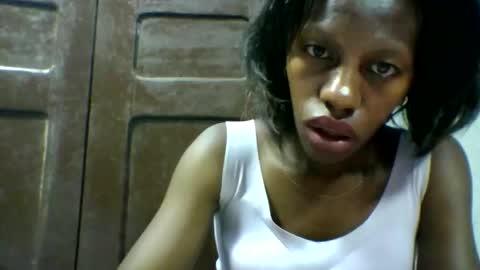 edwige770943 online show from April 22, 2026, 4:52 pm