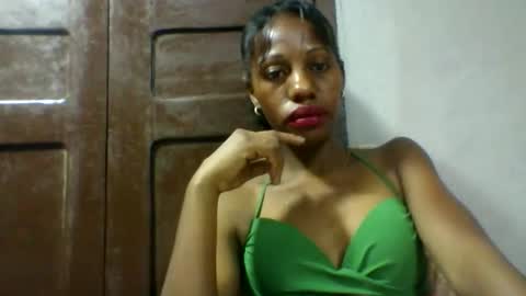 edwige770943 online show from May 7, 2026, 4:18 am