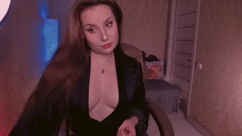 eesmaaarr online show from October 6, 2025, 10:18 pm