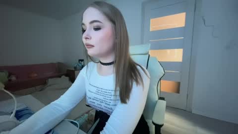 Lili online show from May 8, 2026, 7:03 am