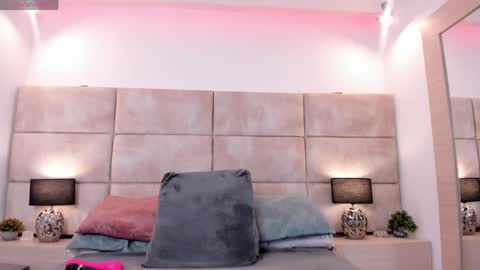 Eevee online show from April 10, 2026, 1:11 am