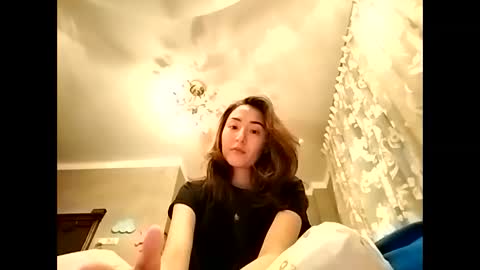 Effy online show from December 2, 2024, 2:41 pm