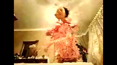 Effy online show from February 25, 2025, 2:44 pm