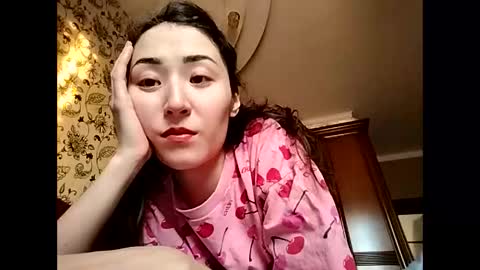 Effy online show from November 19, 2025, 10:59 am