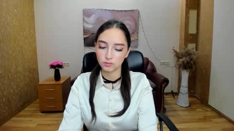 Effy Royse online show from February 11, 2026, 6:51 am