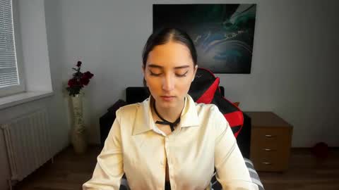 Effy Royse online show from February 27, 2026, 12:49 pm