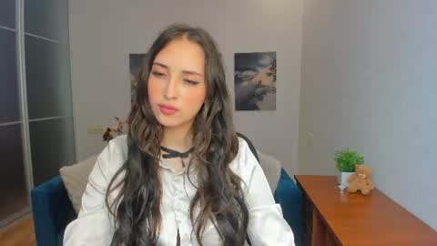 Effy Royse online show from July 12, 2026, 5:37 pm