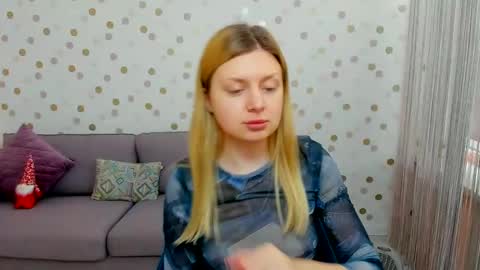 Snapshot of effyangel chatting on December 5, 2024, 10:55 am Effy online show from December 5, 2024, 10:55 am