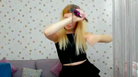 Snapshot of effyangel chatting on December 6, 2024, 7:43 am Effy online show from December 6, 2024, 7:43 am