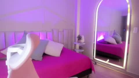 eimmy_bm online show from November 30, 2025, 5:39 pm