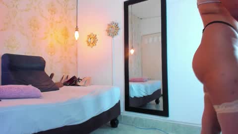 Eimy online show from September 13, 2025, 8:52 pm