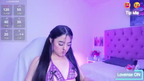 eimy_saenzx online show from December 23, 2025, 4:43 am