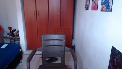 eimy_saenzz online show from November 28, 2025, 2:31 pm