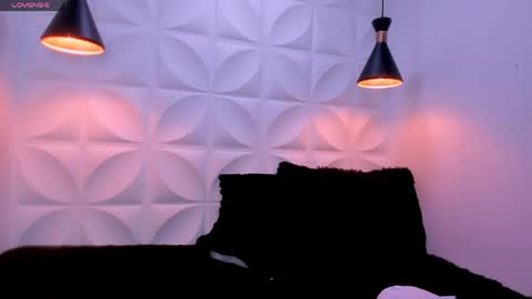 eimy online show from May 15, 2026, 1:40 pm