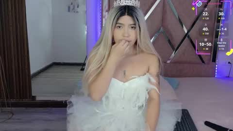 eimyaniston cute online show from October 31, 2025, 11:44 am