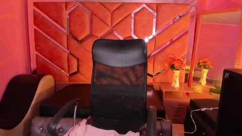 Snapshot of eimycute chatting on February 6, 2026, 1:25 pm Eimy online show from February 6, 2026, 1:25 pm