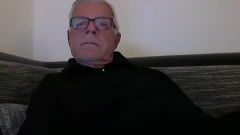 Snapshot of eisbaer1957 chatting on November 4, 2025, 4:50 pm eisbaer1957 online show from November 4, 2025, 4:50 pm