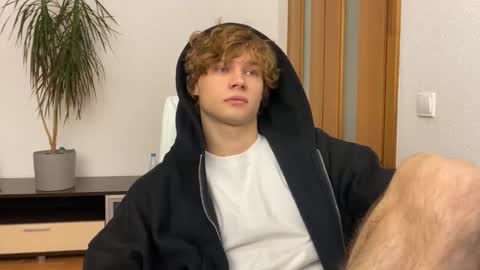 Eitan online show from December 12, 2024, 2:22 pm