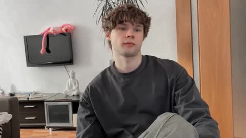 Eitan online show from March 8, 2025, 11:16 am