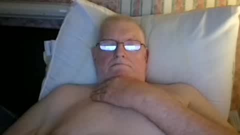 eketman1964 online show from October 10, 2025, 11:48 pm