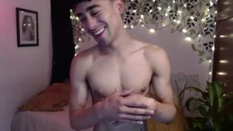 Snapshot of ekhtyr11 chatting on December 19, 2024, 11:25 pm xoxo online show from December 19, 2024, 11:25 pm