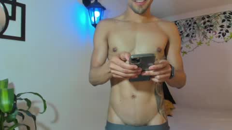 Snapshot of ekhtyr11 chatting on January 9, 2025, 12:25 am xoxo online show from January 9, 2025, 12:25 am