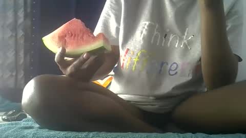 petite online show from October 1, 2025, 6:03 pm