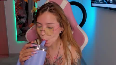 Snapshot of ela_garu_ chatting on October 21, 2025, 3:51 am Ela online show from October 21, 2025, 3:51 am