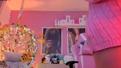 Snapshot of ela_garu_ chatting on October 26, 2025, 5:35 am Ela online show from October 26, 2025, 5:35 am