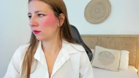 E L A I A online show from March 24, 2026, 12:10 pm