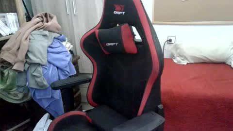 elamordeyuli online show from April 28, 2026, 1:27 pm