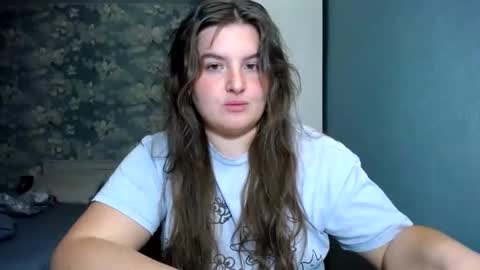 Snapshot of elanis_blair chatting on May 16, 2026, 12:18 am Elanis online show from May 16, 2026, 12:18 am
