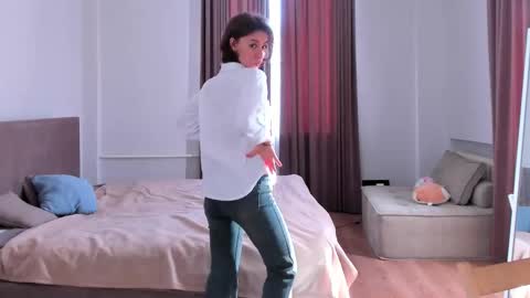ELA 3 online show from March 19, 2026, 6:28 am