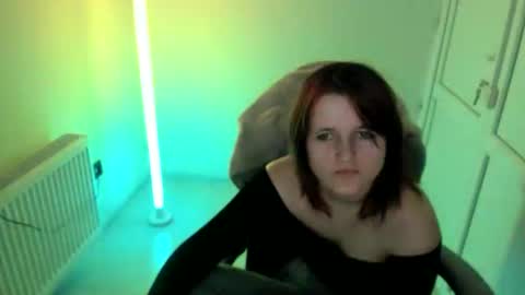 Evie online show from May 10, 2026, 6:51 am