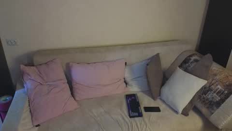 elarasable online show from March 19, 2026, 12:20 pm