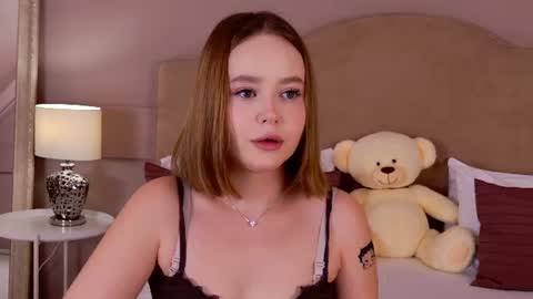 elaravance online show from June 24, 2026, 5:06 am