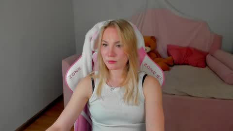 elaravoltage online show from May 13, 2026, 5:05 am
