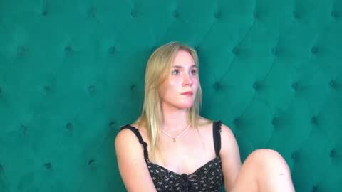 elaravoltage online show from May 28, 2026, 5:43 pm